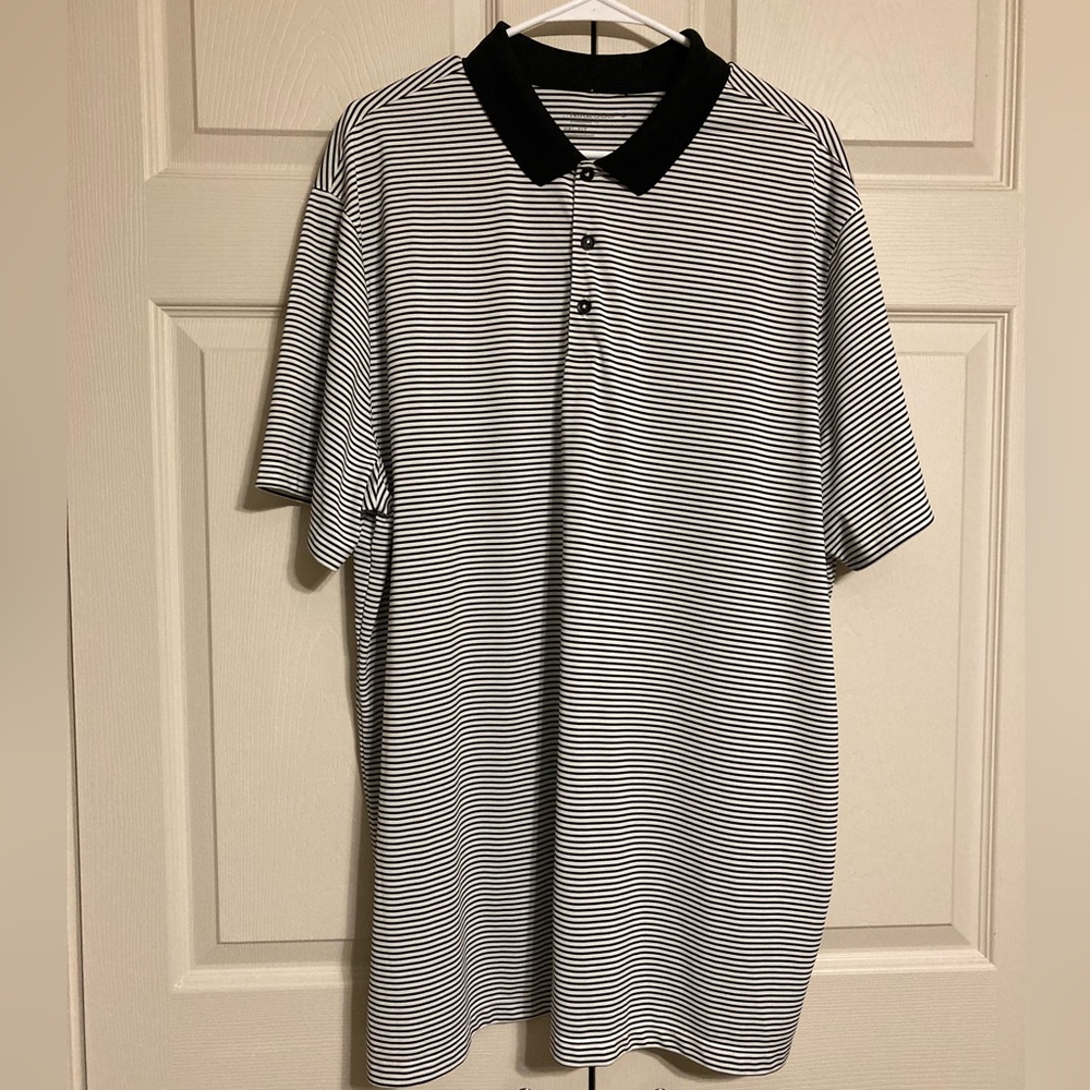 NIKE Golf standard fit pullover size XXLARGE